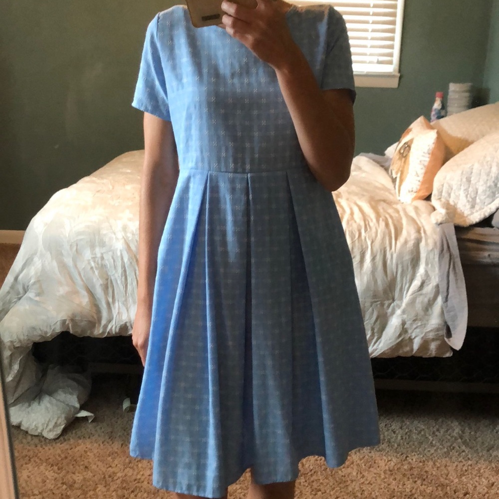 *Has Pockets* Modest pleated dress